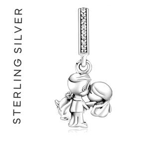 🌟 S925 Sterling Silver Couple Kissing Dangle Charm